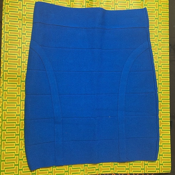 BEBE SKIRT BODYCON BANDAGE STYLE. - Picture 3 of 4